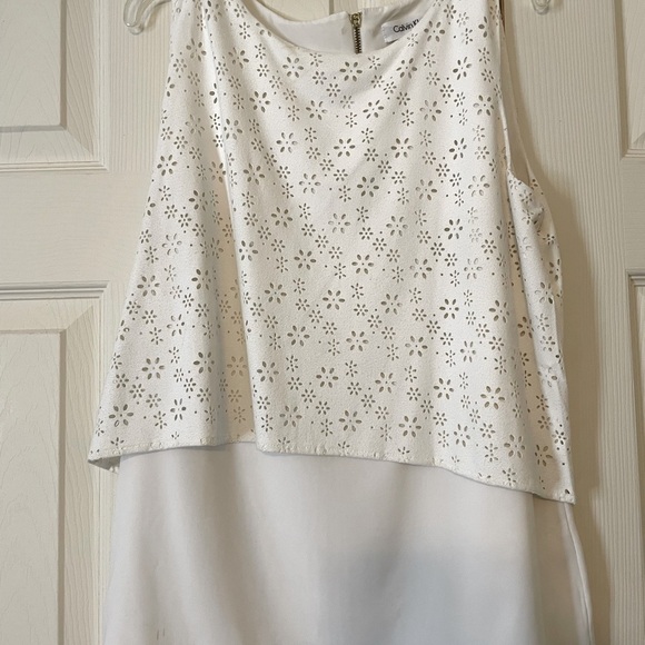 Calvin Klein white top size Medium - Picture 2 of 4